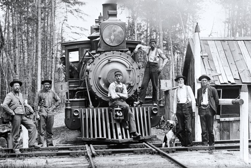 Lake County railroad crossing the PM